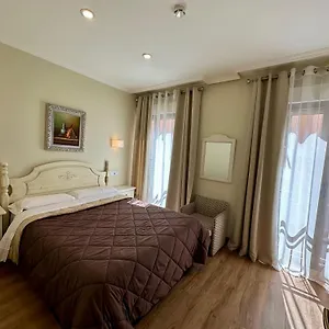 2* Pensión Hostal Toledo